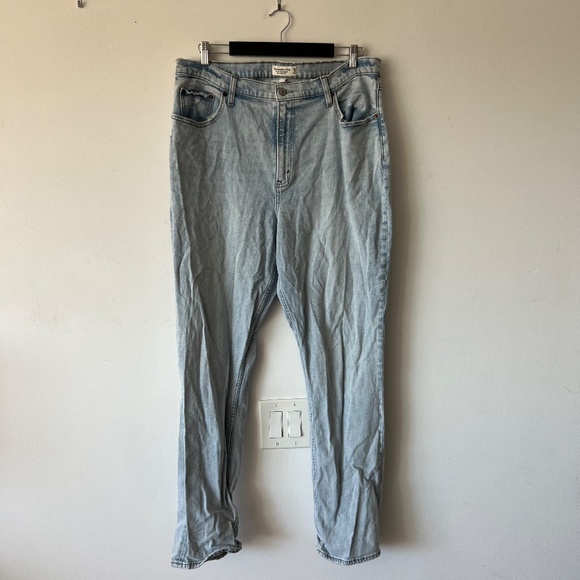 Abercrombie & Fitch Curve Love Ultra High Rise 90s Slim Straight Jean 34 / 18L - Picture 2 of 7